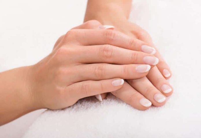 Comment renforcer mes ongles après avoir retiré les ongles en gel ? 6